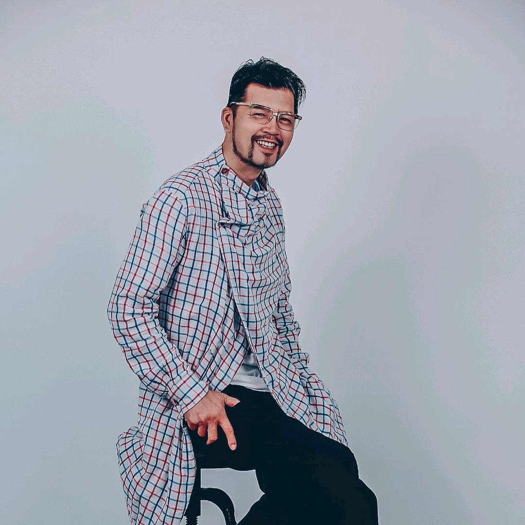 柳州市整妆待发发型工作室