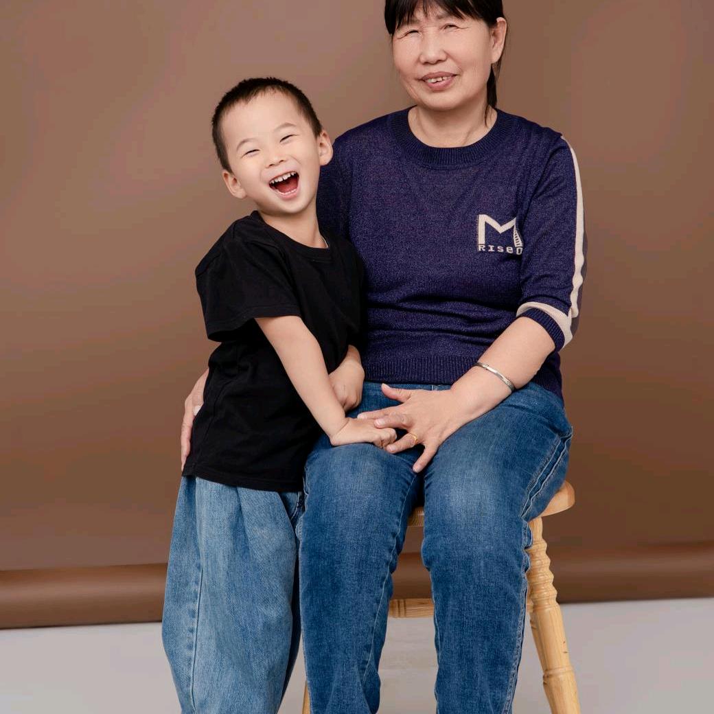嘟嘟姥姥