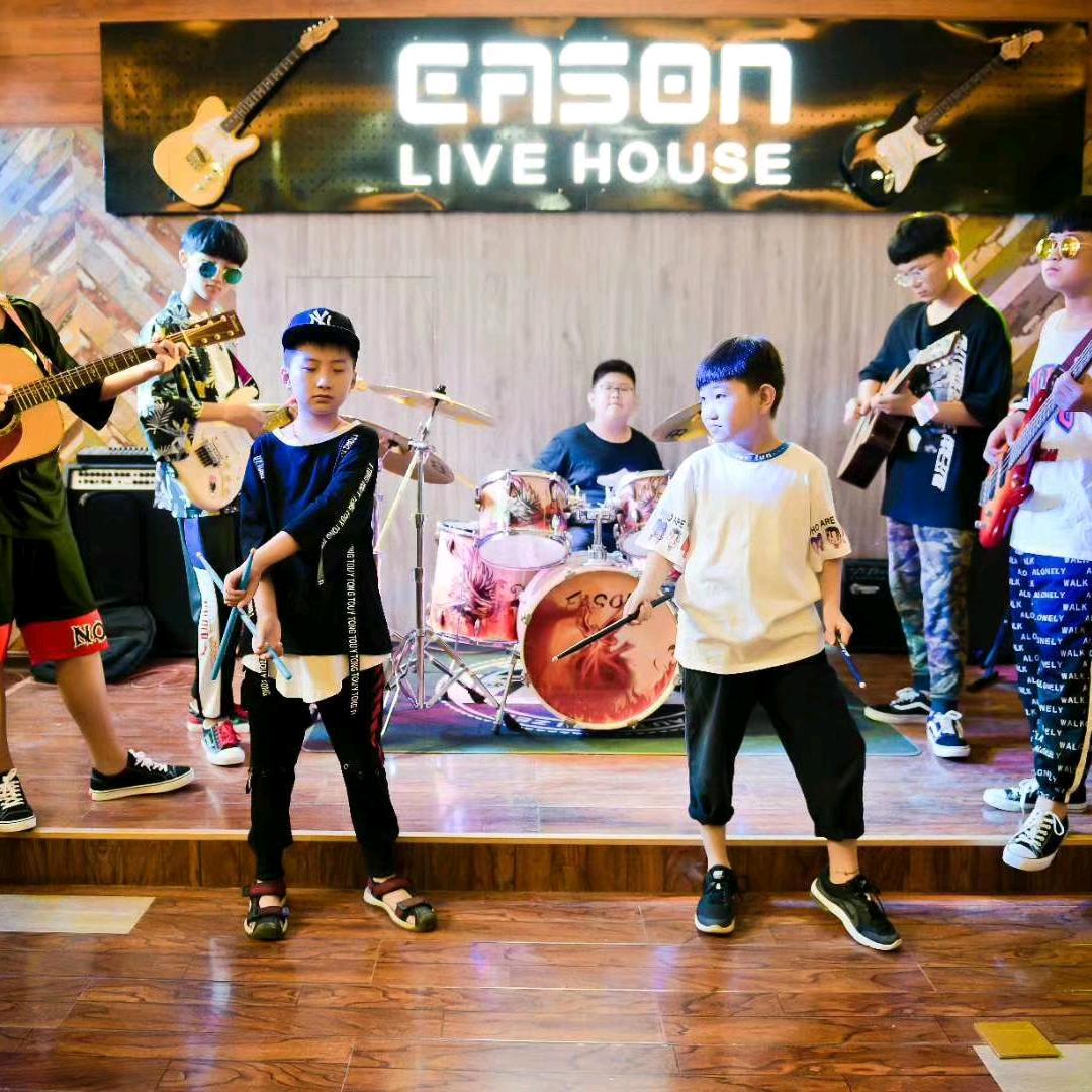 ✧٩(ˊωˋ*)و✧  奕森