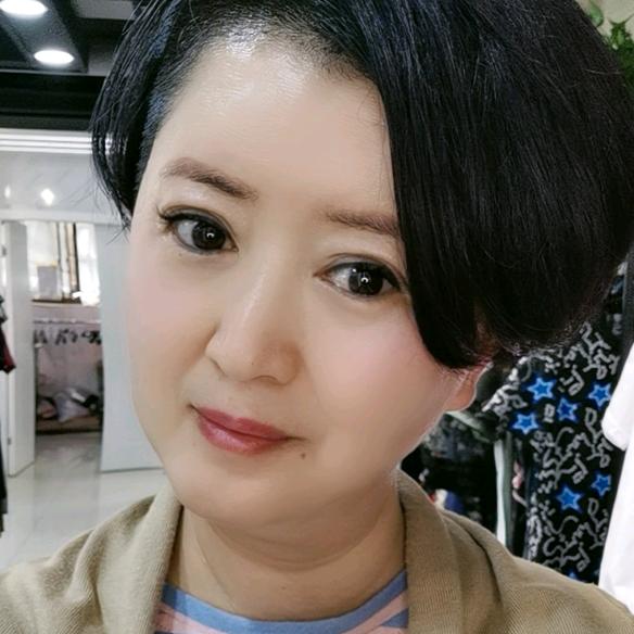 颖滢服装店