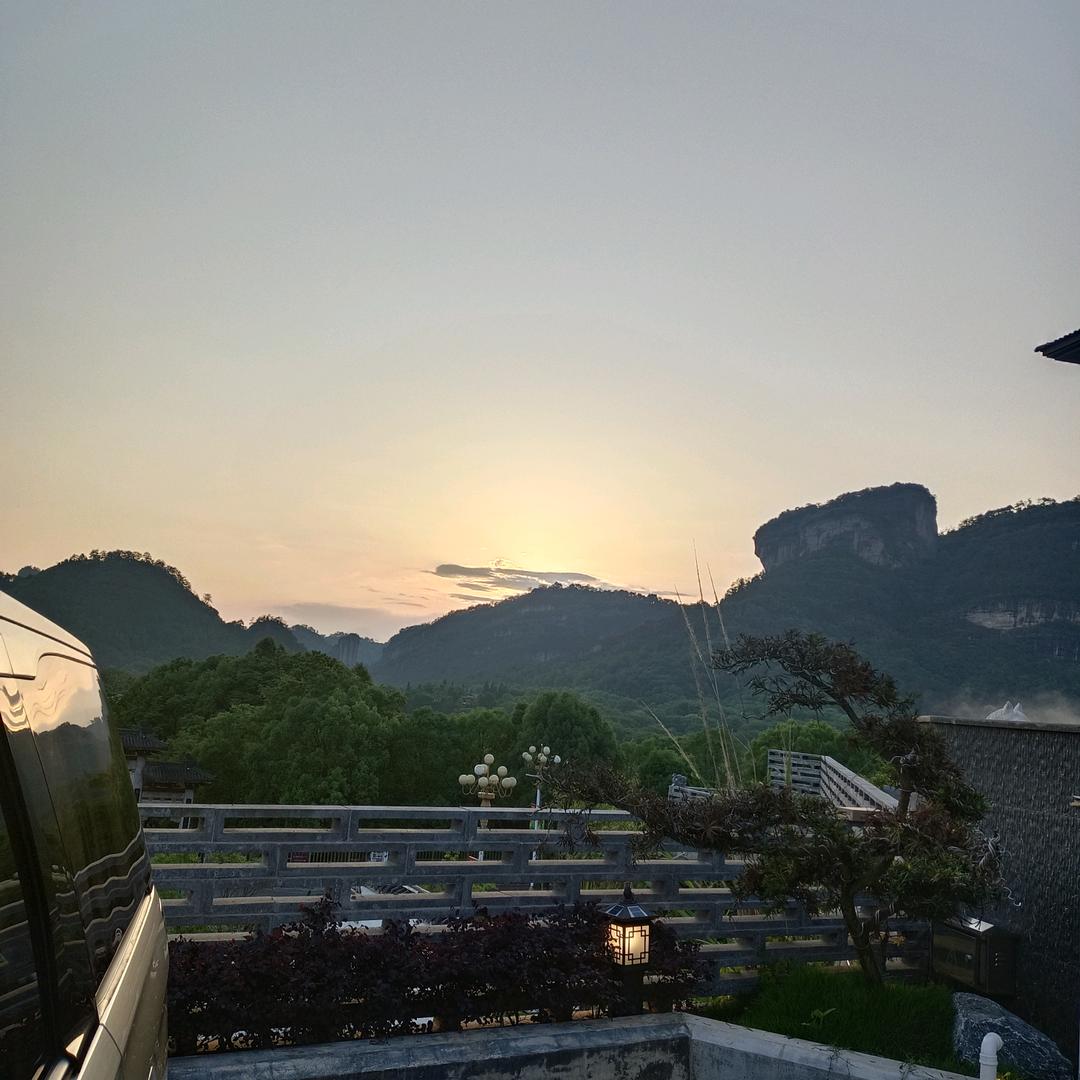 铁面大叔