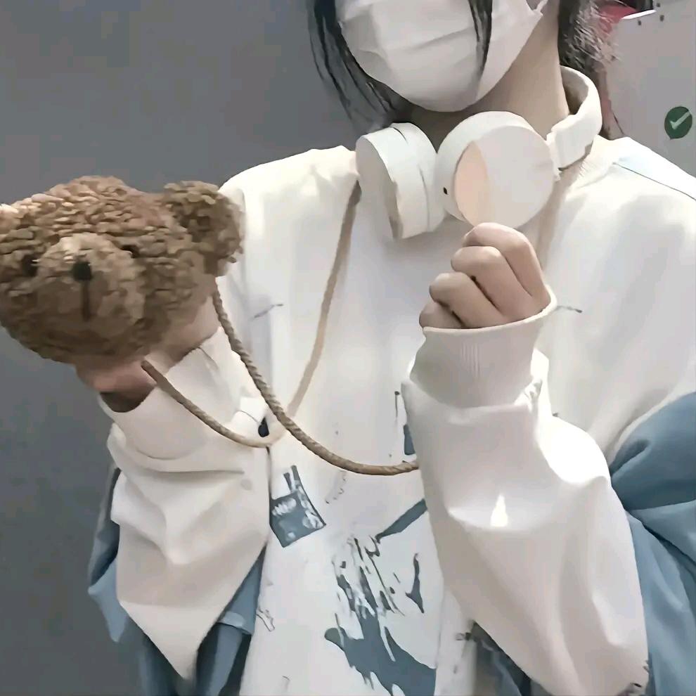 M萌面超侠