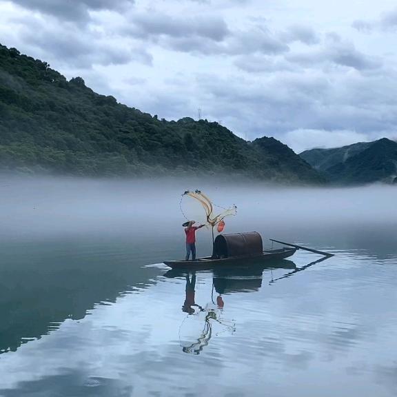 清水江砍柴人