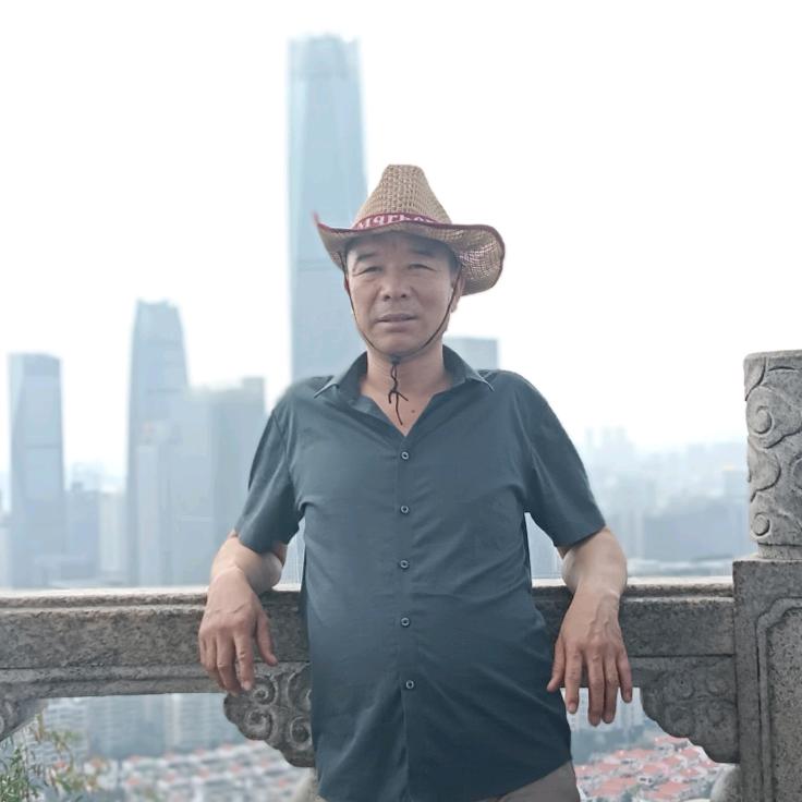 快乐的周大哥！