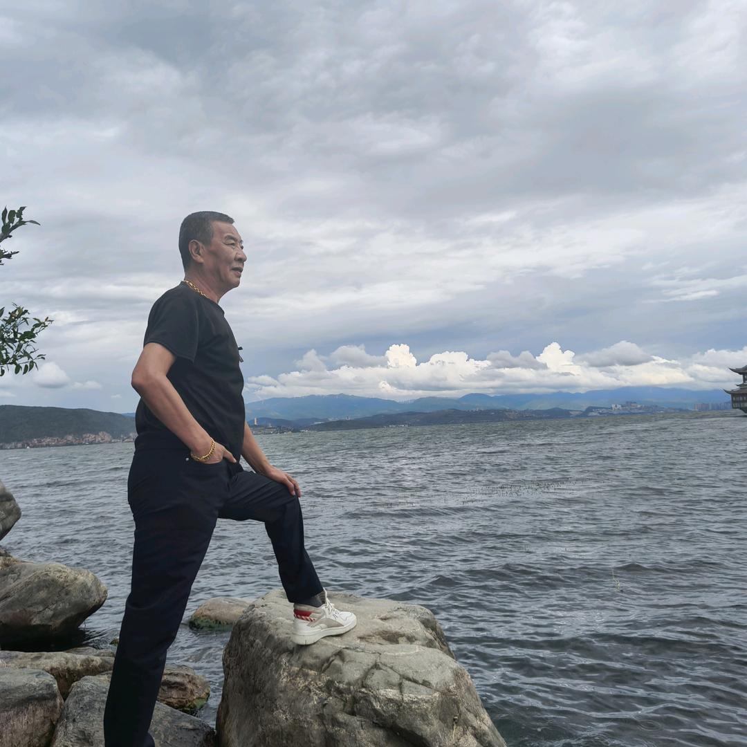 黄立（62年）虎