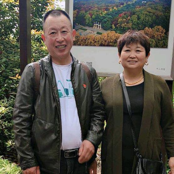 奥迪小吃部老板娘