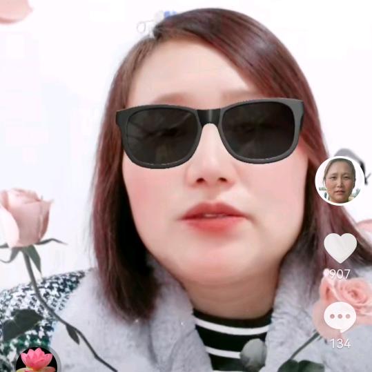 寒冬里的一朵花