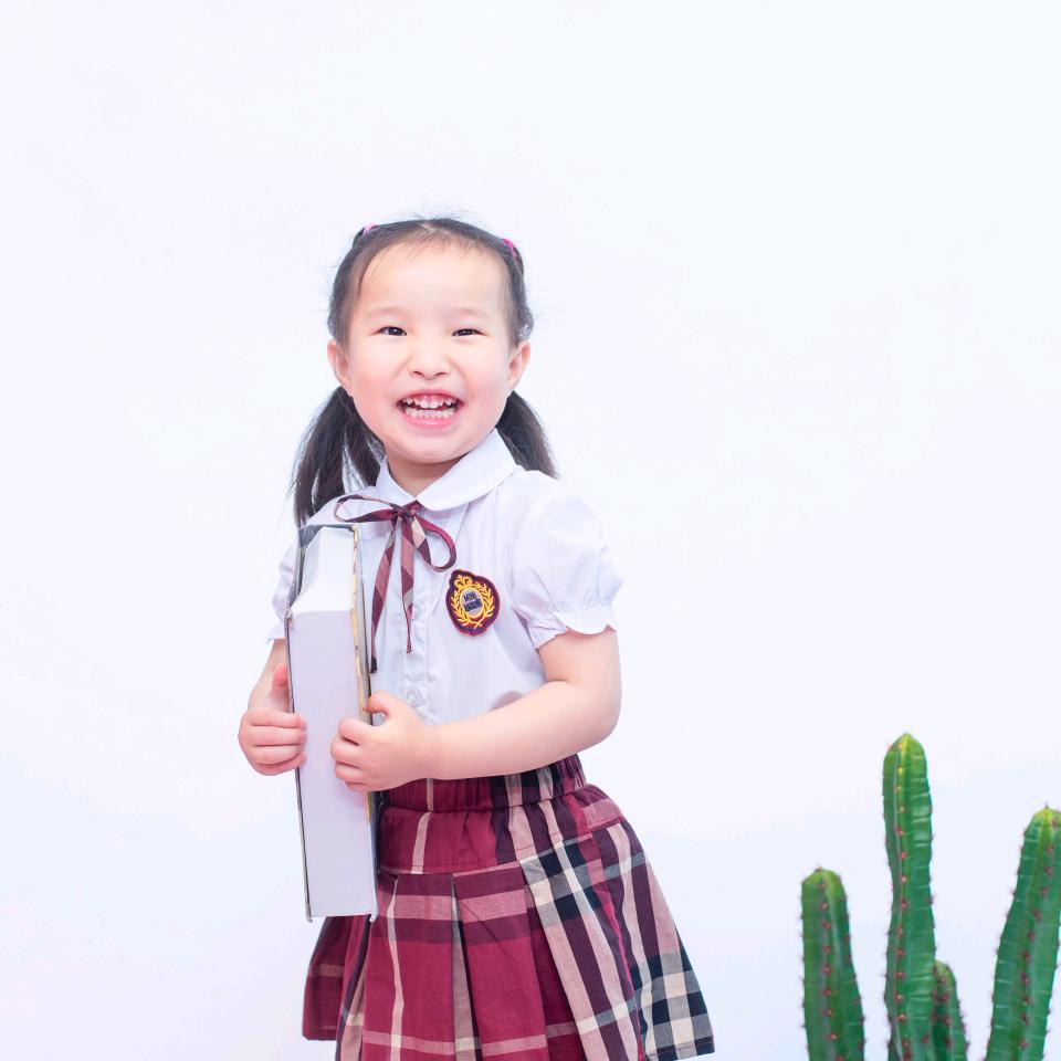 日月程姐 饼干食品饮料批发商贸