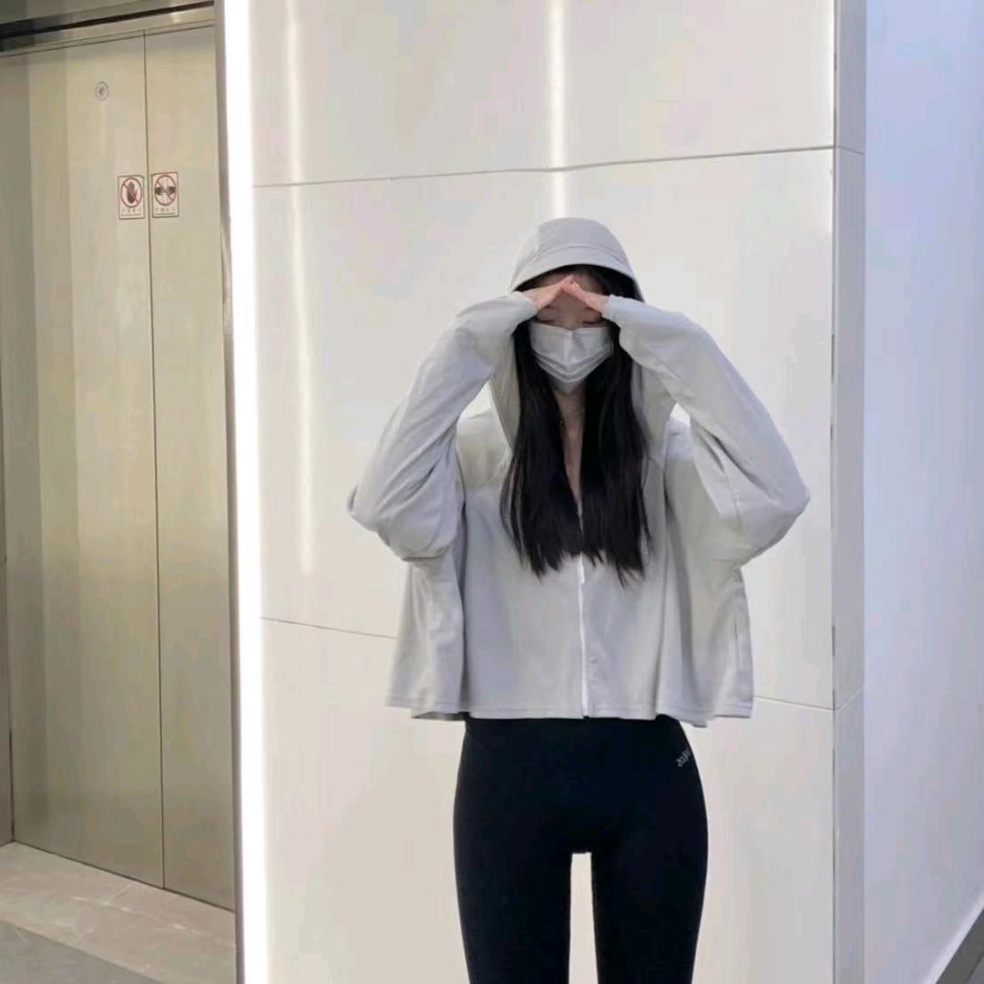 蓝小小莓