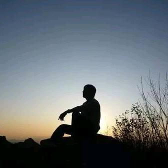 一个长不大的男孩？