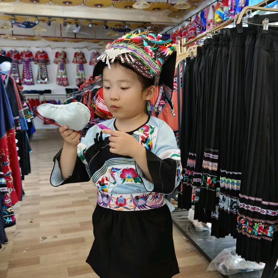 尼称杨金香，我是一个农民，莒欢玩抖音！