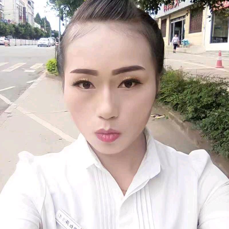 家世界生活超市小周