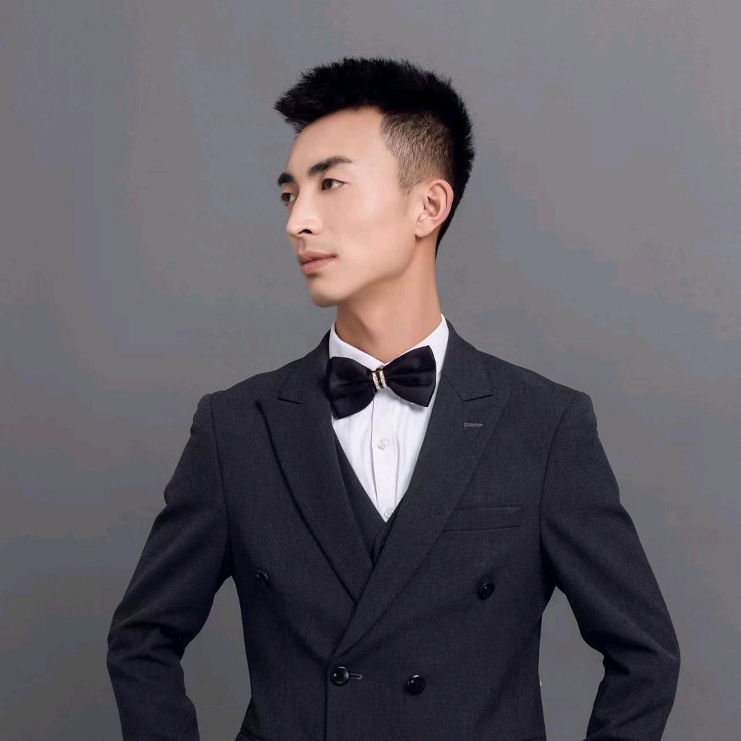 李東: