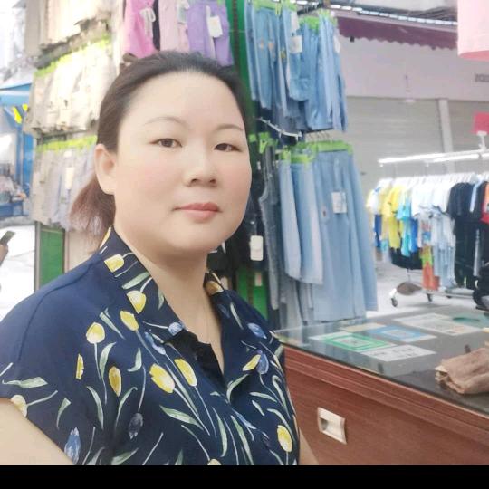 嘉嘉童装