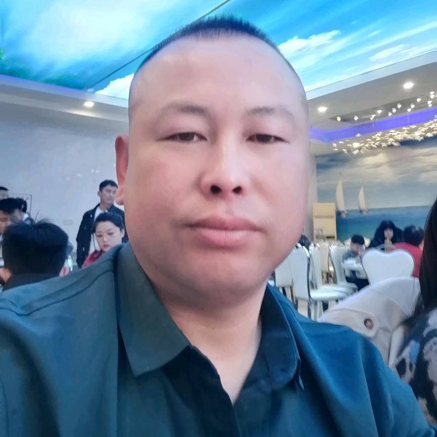 龙家人