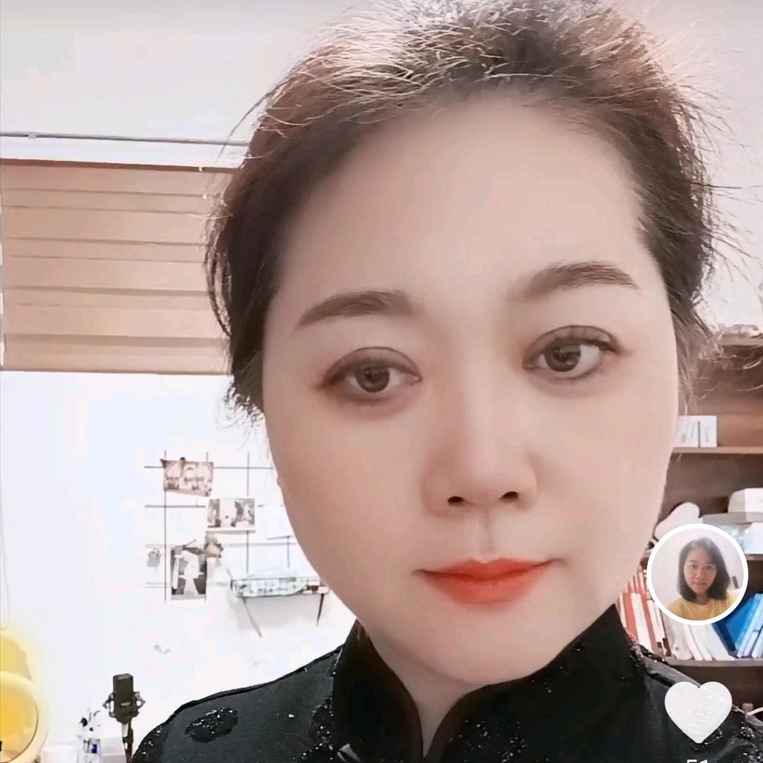 悠雅霞姐 （好物在橱窗）