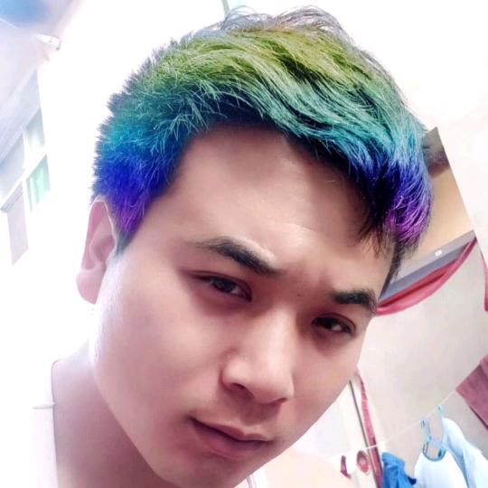 ╭( ′• o •′ )╭☞大脸