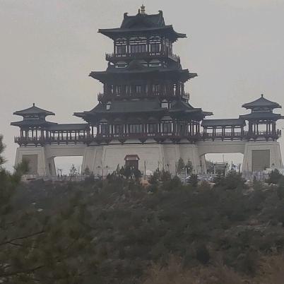 神木市龙跃工程机戒租赁公司