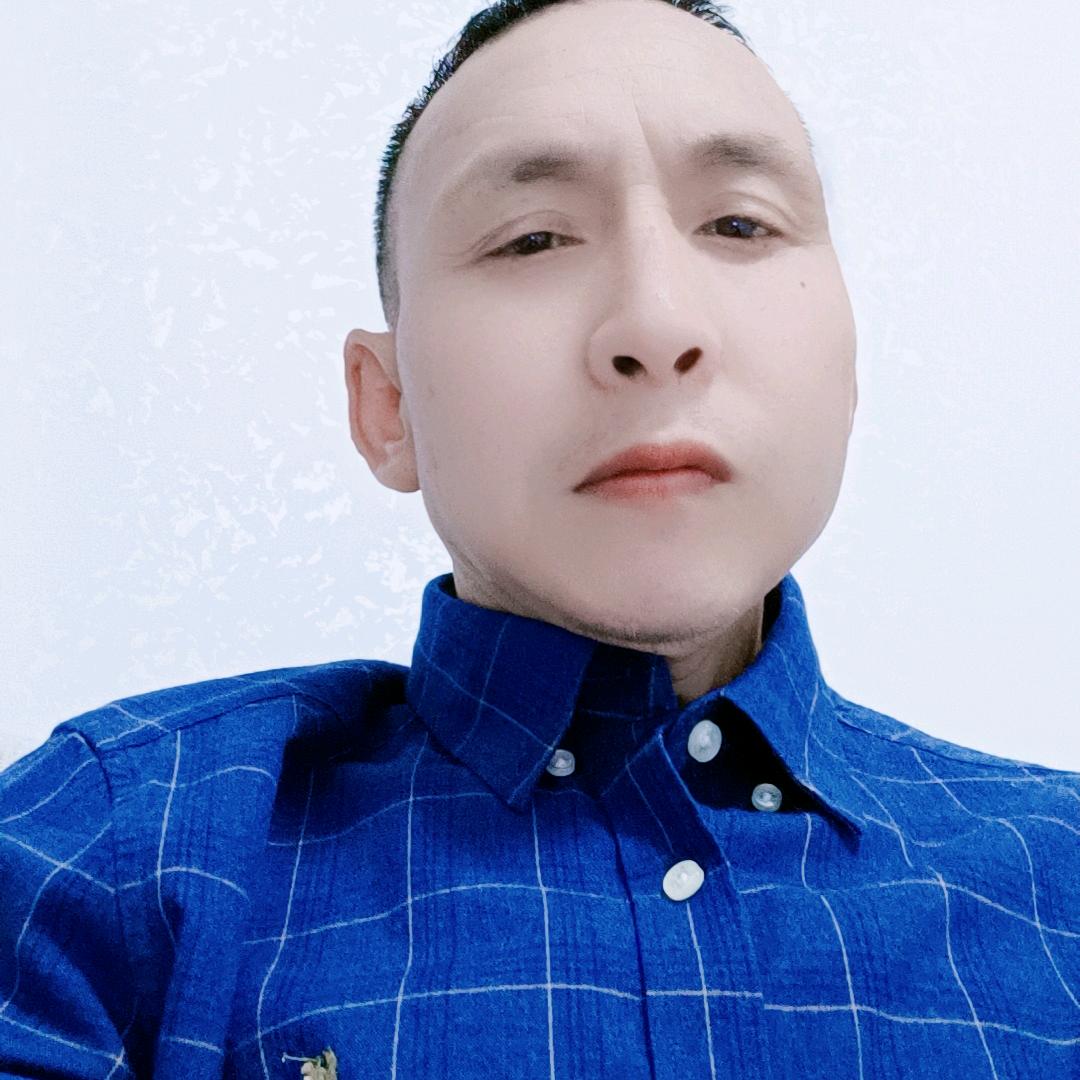 云开雾散喻头像