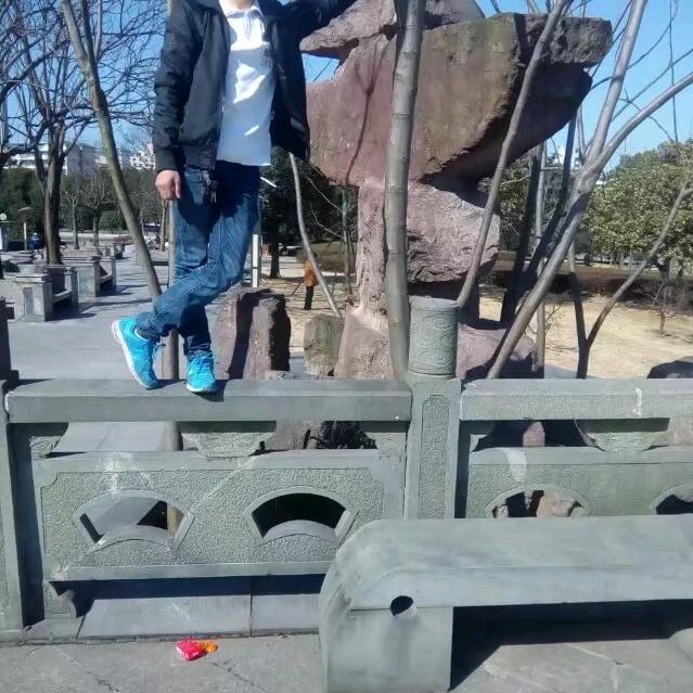 为了生活努力