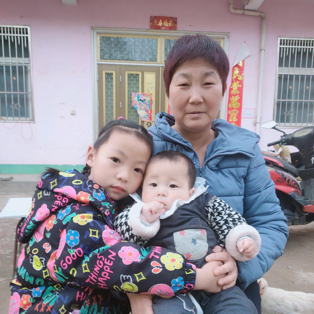 仨孙的奶奶