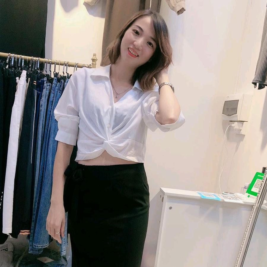 《依诺服装店》中心市场