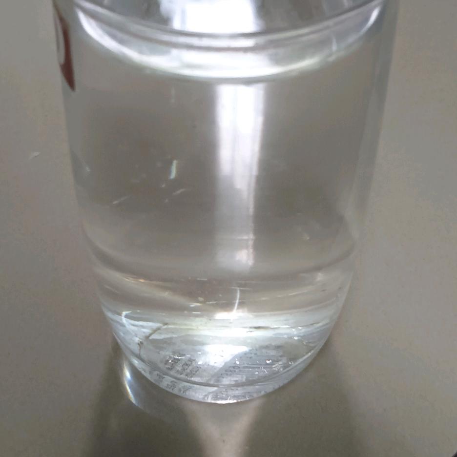 杯子与水