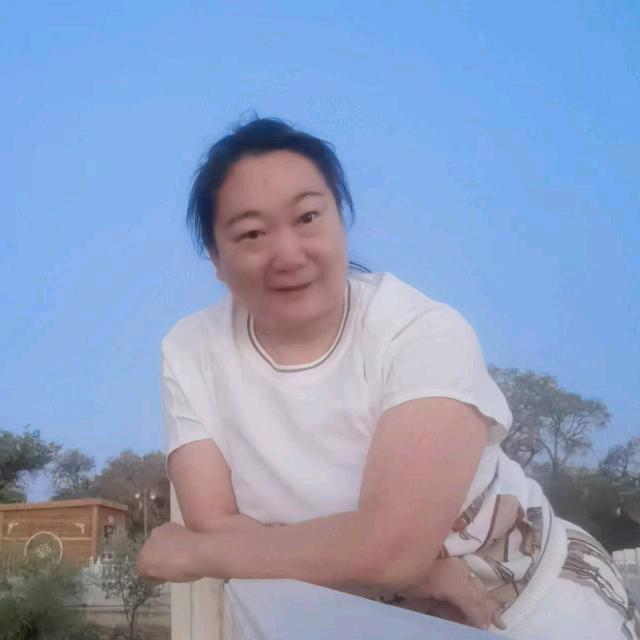 胡杨林杨姐