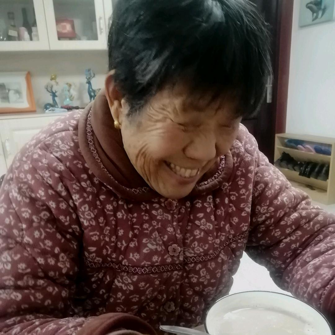 不一样的老太太