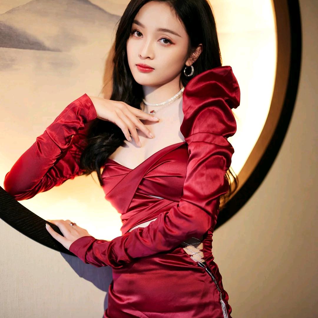 九姐妹女装店《🦚橱窗有 好物》