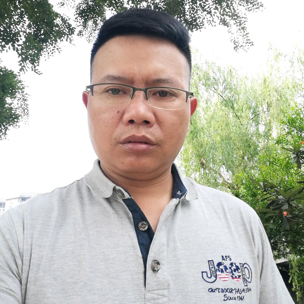 小肖是个乡巴佬