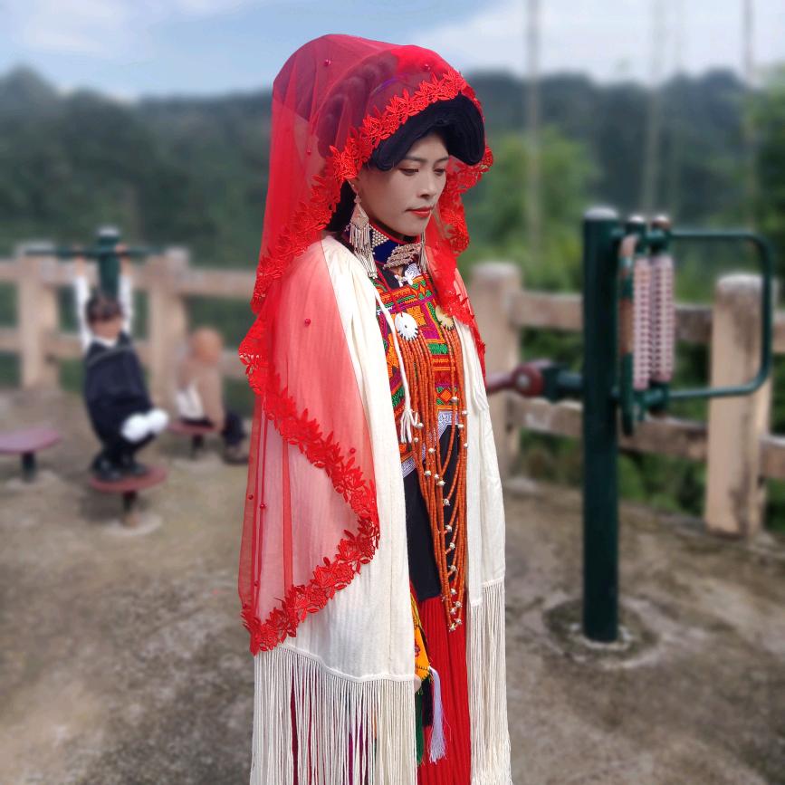 阿克左左