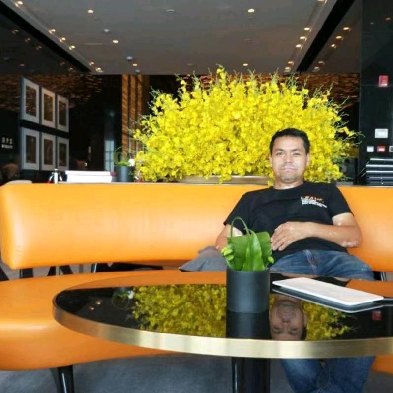 调皮的小伙子       （农大）