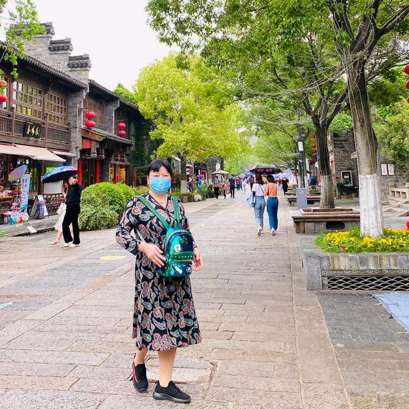 王开芳。