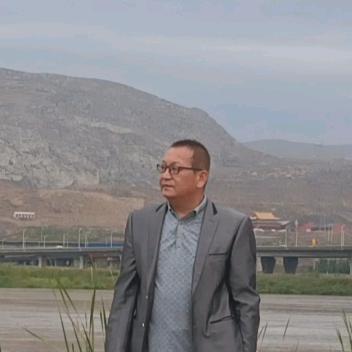 高山流水，秋天的枫叶