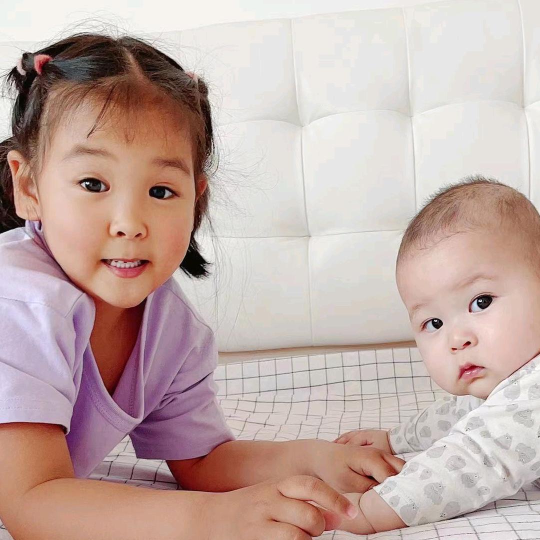 悠悠赫童装*库管*