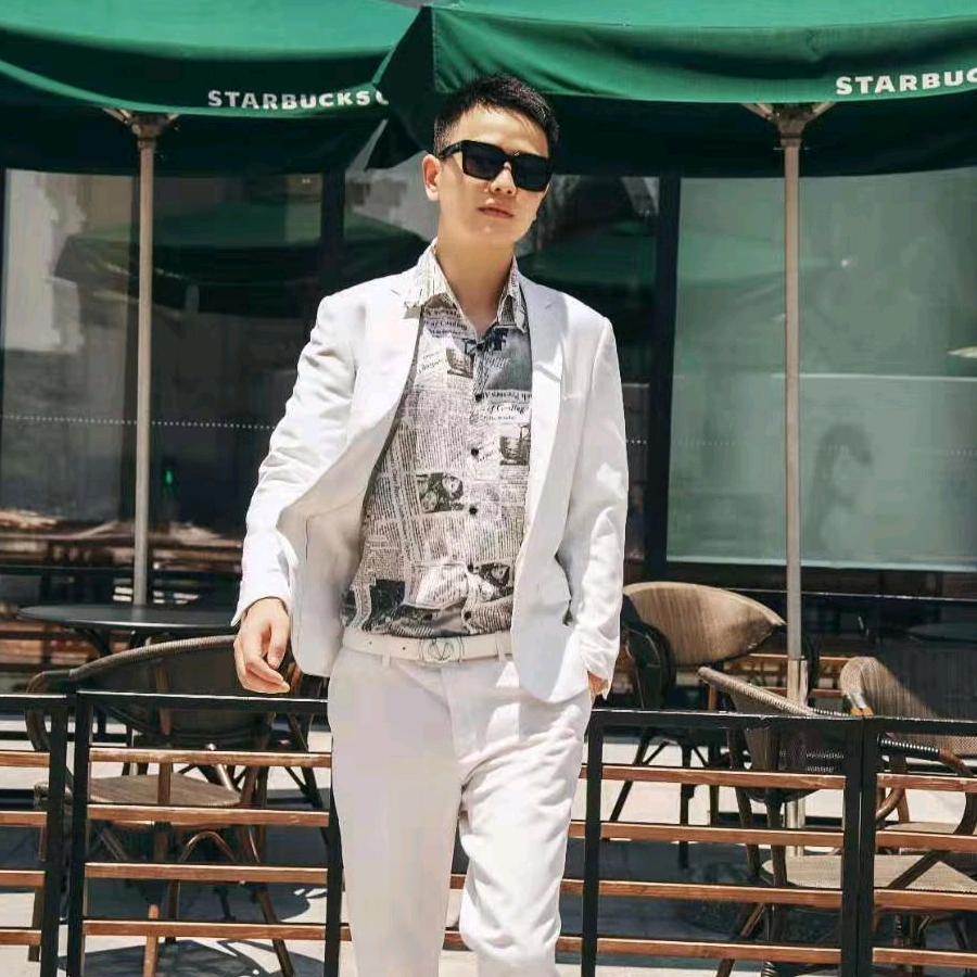 峨眉山市峨湄山下酒吧