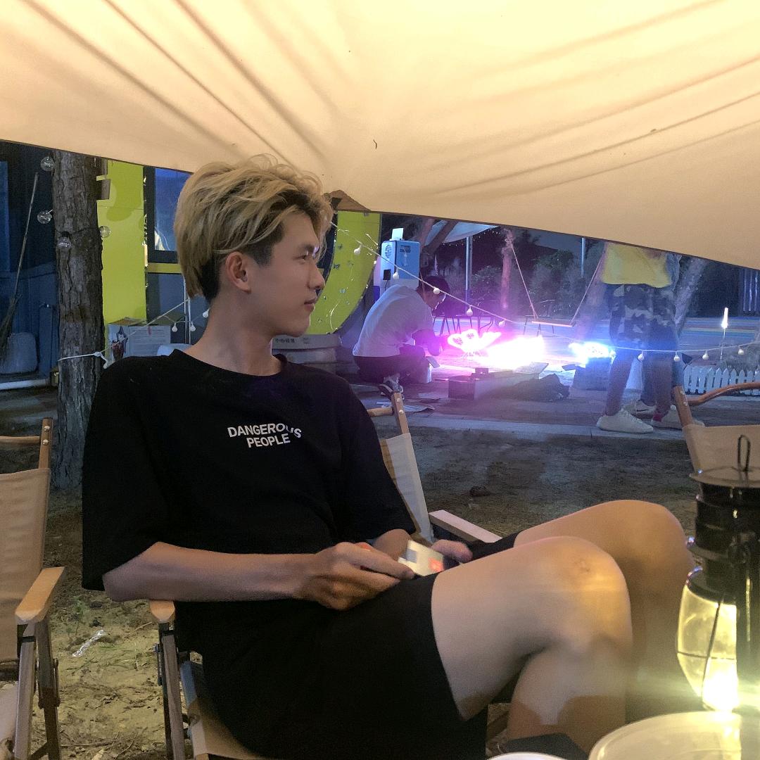 陈骄傲小哥哥哥哥