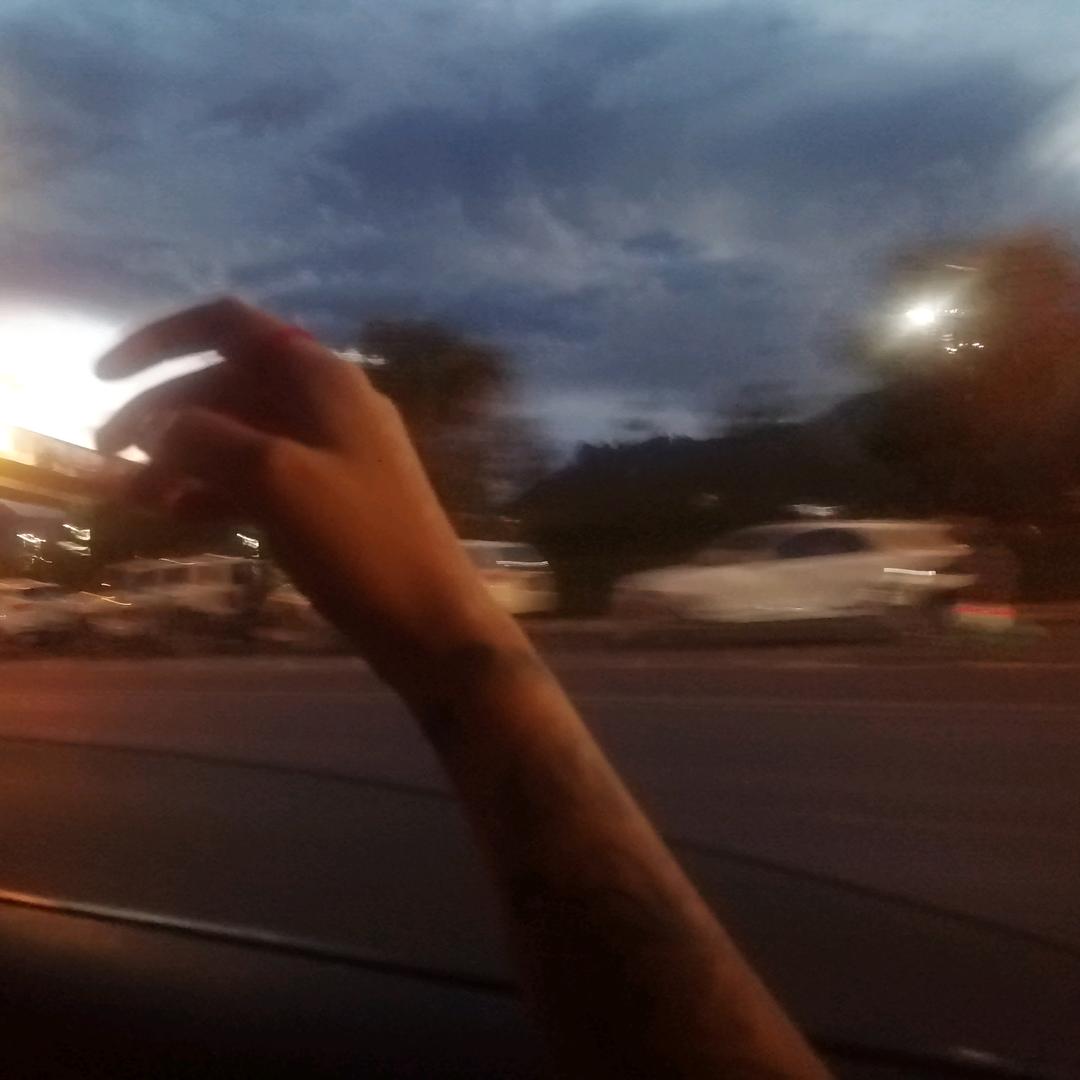 yy'