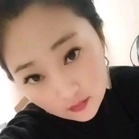 扒土地的农村人