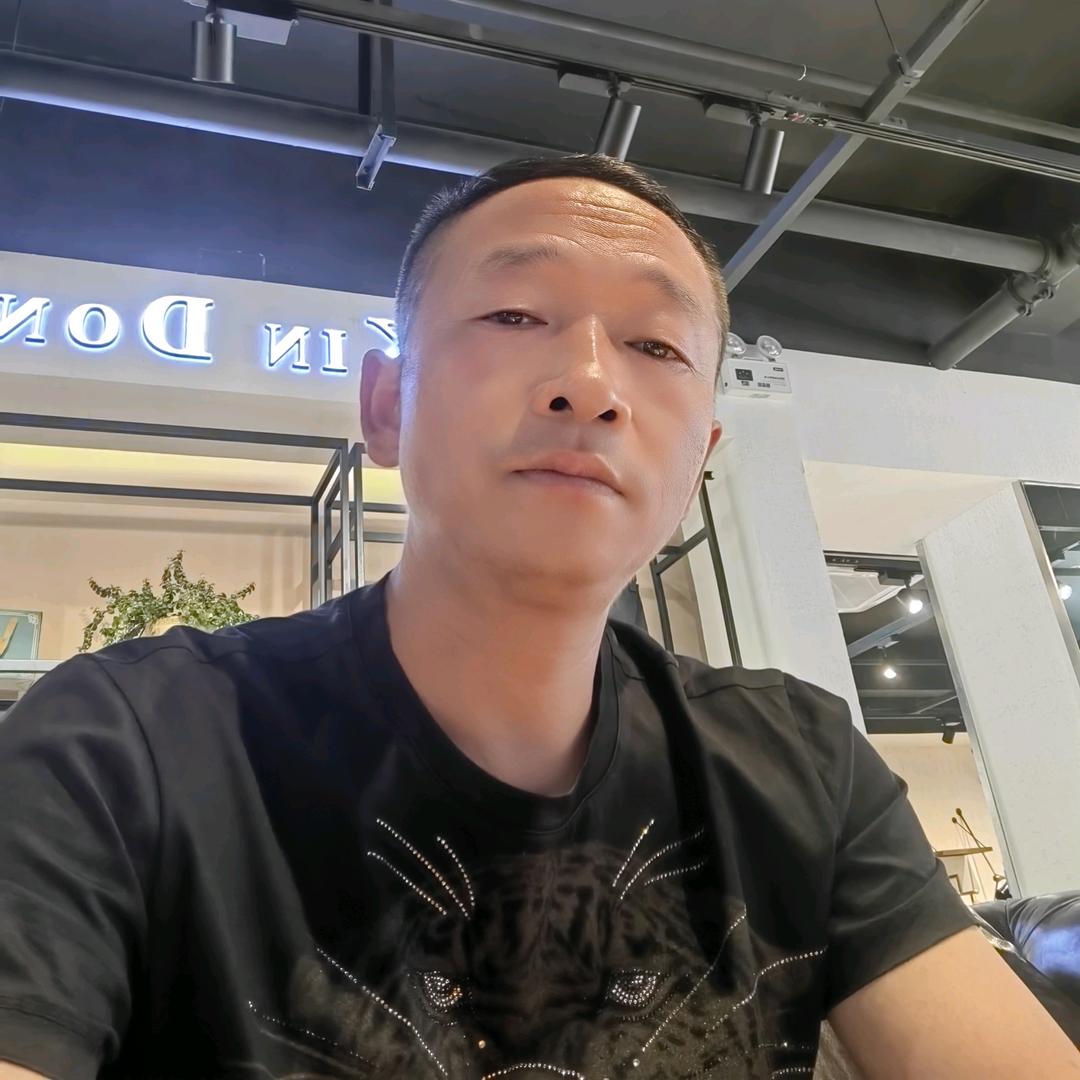 三三