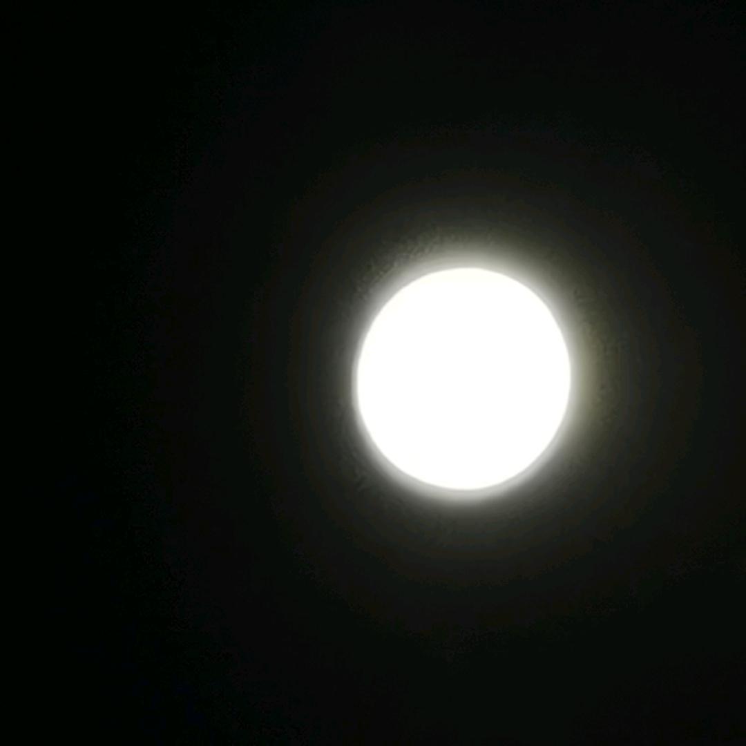 明月当空