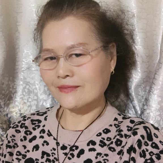 莉莉