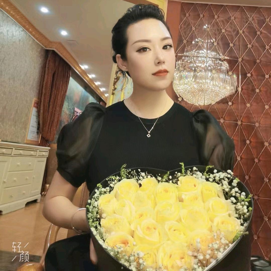 迈子：名媛美甲美睫