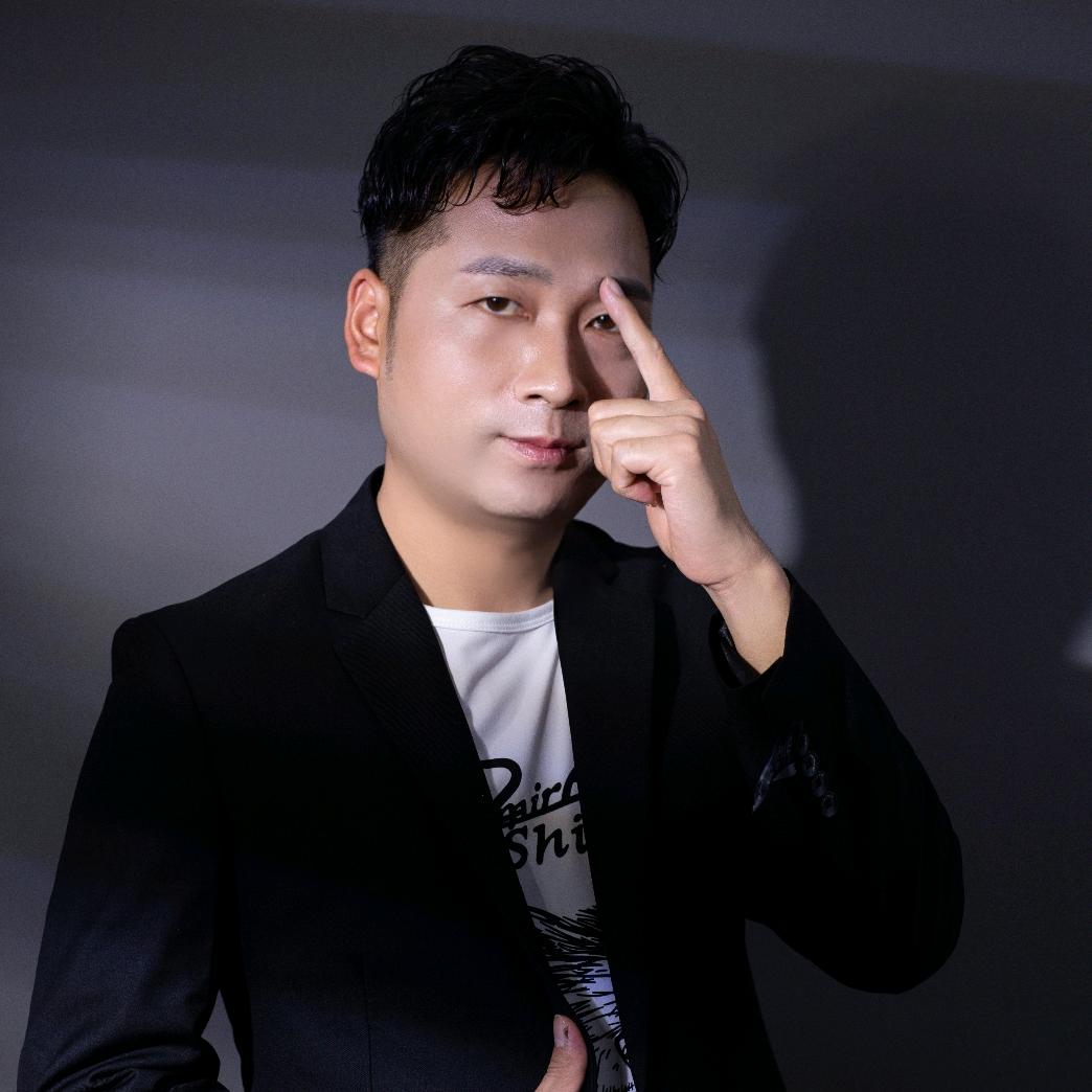 李扬男士金华浙师大店阿金