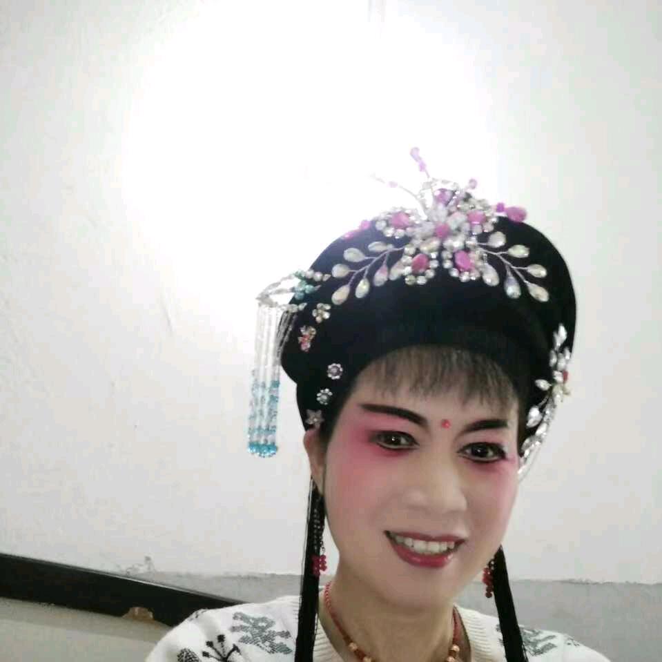 艺彩婚庆孟彩之