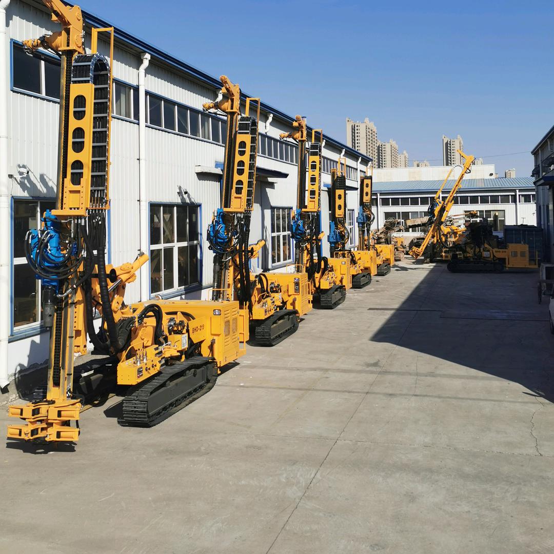 秋田岩土工程机械～李东