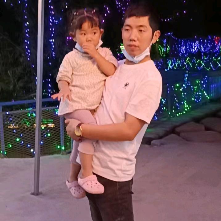 广告制作焊工钟建国