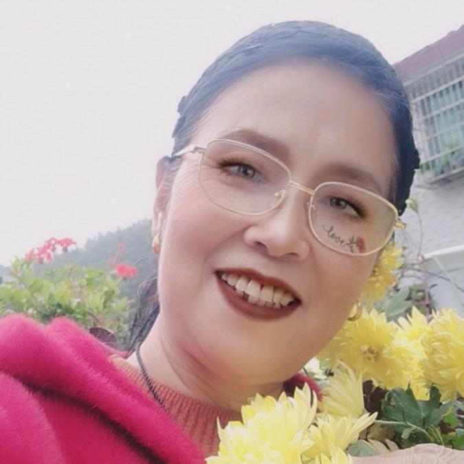 龙美华
