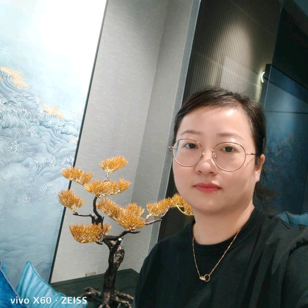 大丽花吖